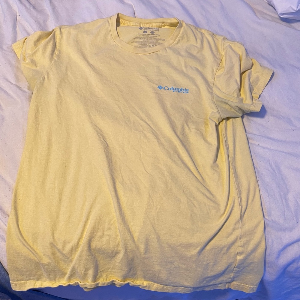 Columbia, T-shit, Color Yellow, Size Large, Brand Columbia